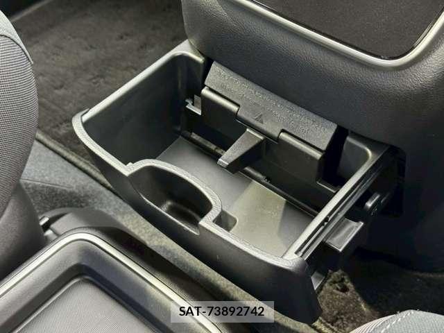 Nissan SERENA 2022-01 8210047-15