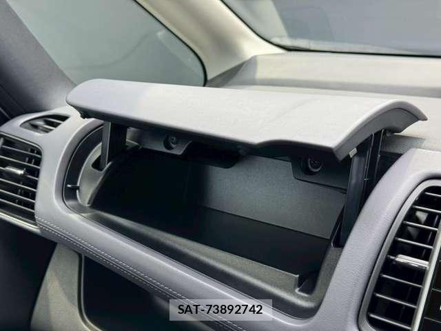 Nissan SERENA 2022-01 8210047-17