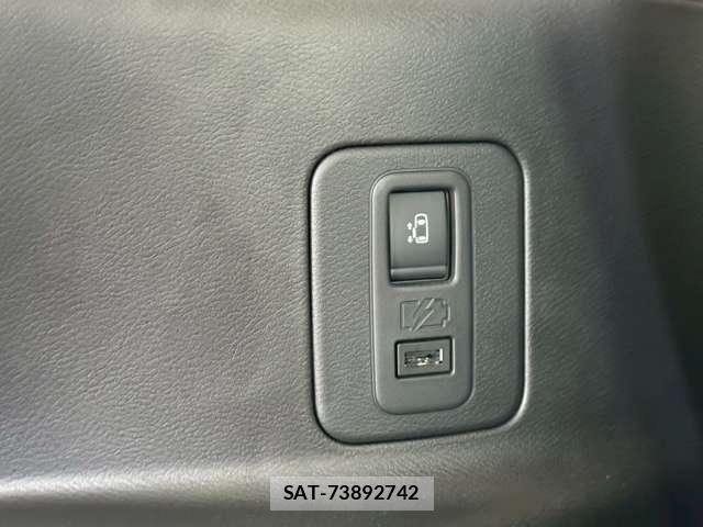 Nissan SERENA 2022-01 8210047-22