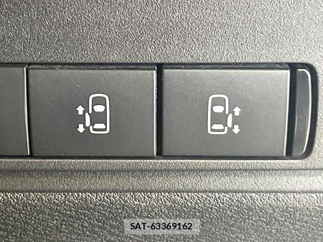 Nissan SERENA 2023-07 8210041-6