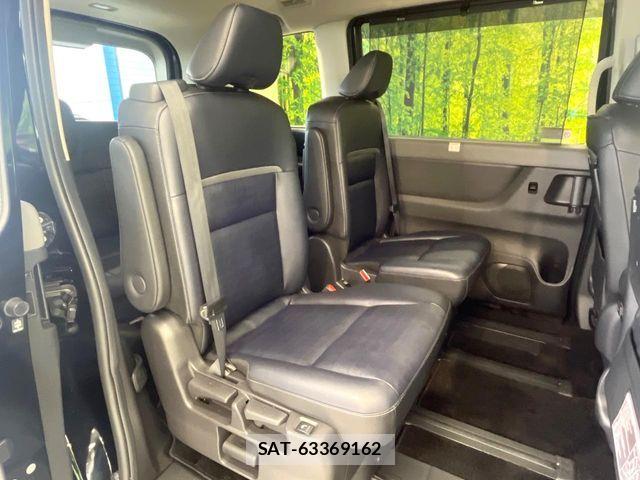 Nissan SERENA 2023-07 8210041-8