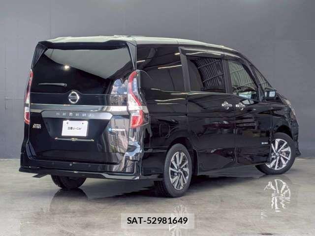 Nissan SERENA 2022-05 8210048-1