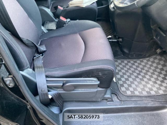 Nissan SERENA 2012-06 8231701-10