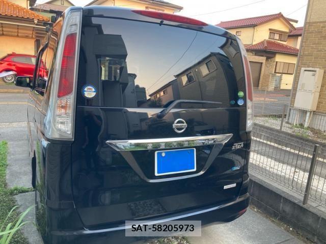 Nissan SERENA 2012-06 8231701-3