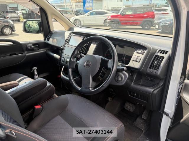 Nissan SERENA 2010-09 8231690-11