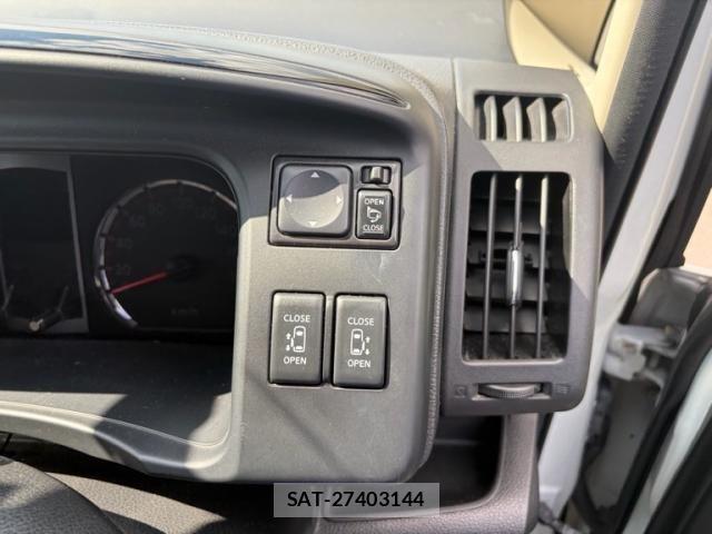 Nissan SERENA 2010-09 8231690-14