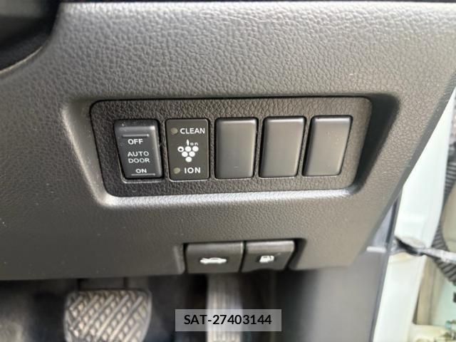Nissan SERENA 2010-09 8231690-15
