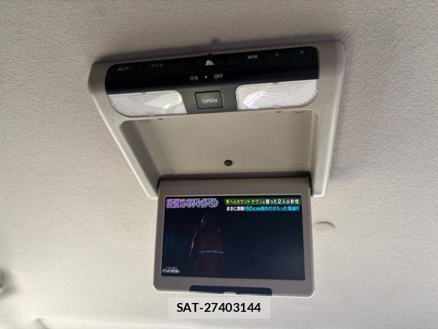 Nissan SERENA 2010-09 8231690-24