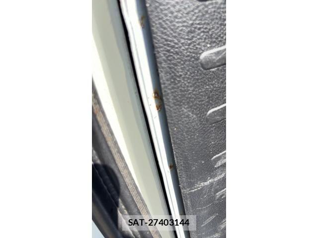Nissan SERENA 2010-09 8231690-27