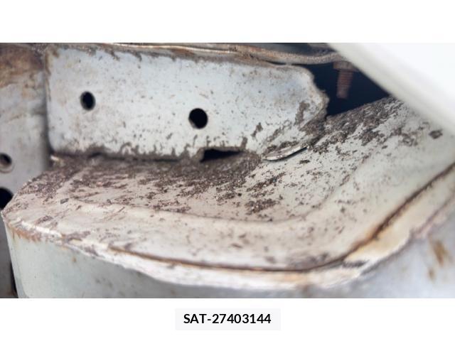 Nissan SERENA 2010-09 8231690-29