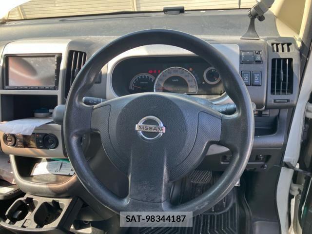 Nissan SERENA 2005-09 8231705-13