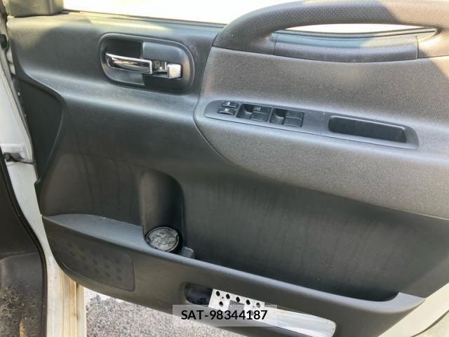 Nissan SERENA 2005-09 8231705-15