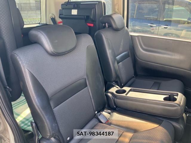 Nissan SERENA 2005-09 8231705-19