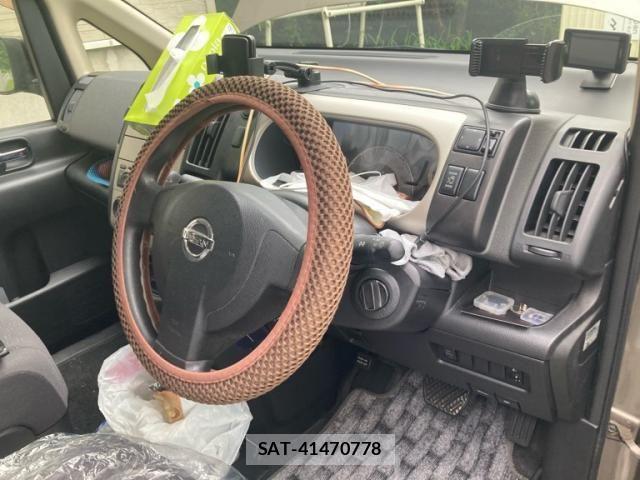 Nissan SERENA 2007-06 8231697-19