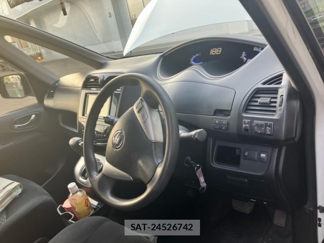Nissan SERENA 2012-04 8231707-8