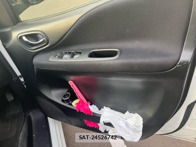 Nissan SERENA 2012-04 8231707-11