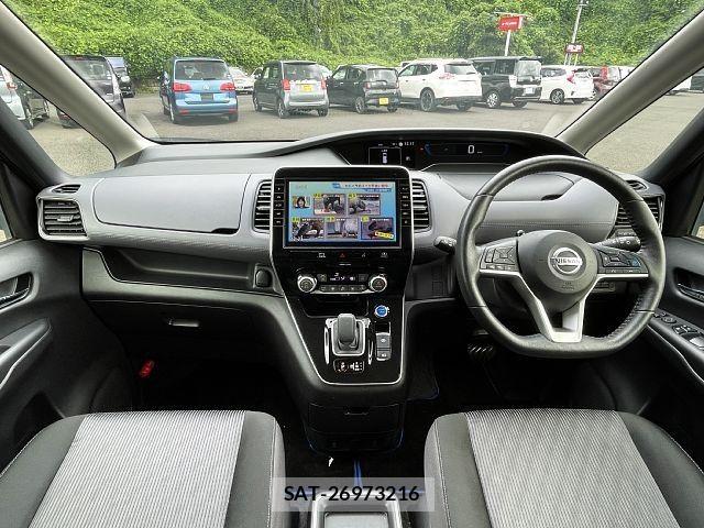 Nissan SERENA 2022-11 8231684-1