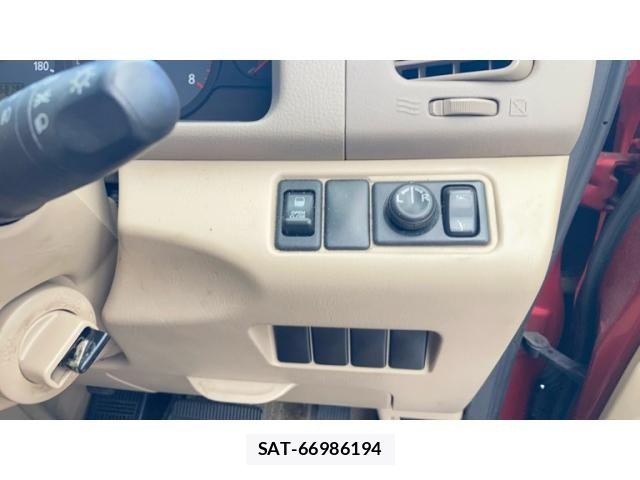 Nissan SERENA 2004-07 8231704-10