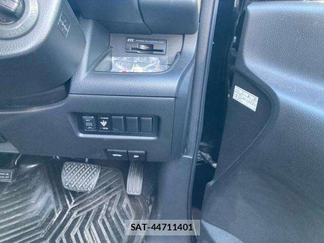 Nissan SERENA 2009-07 8231698-13