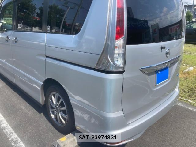 Nissan SERENA 2012-06 8246622-3