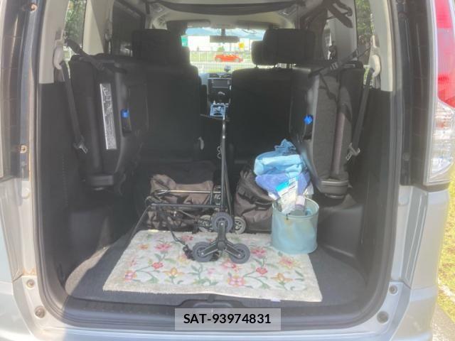 Nissan SERENA 2012-06 8246622-5