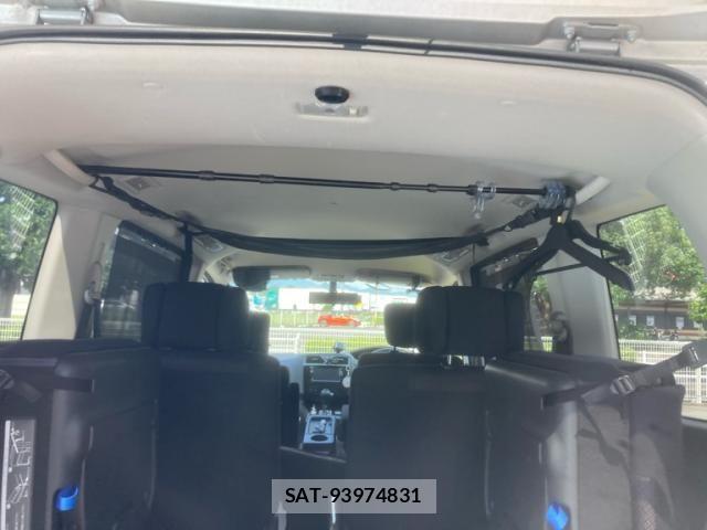 Nissan SERENA 2012-06 8246622-6