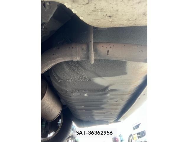 Nissan SERENA 2009-07 8246627-11