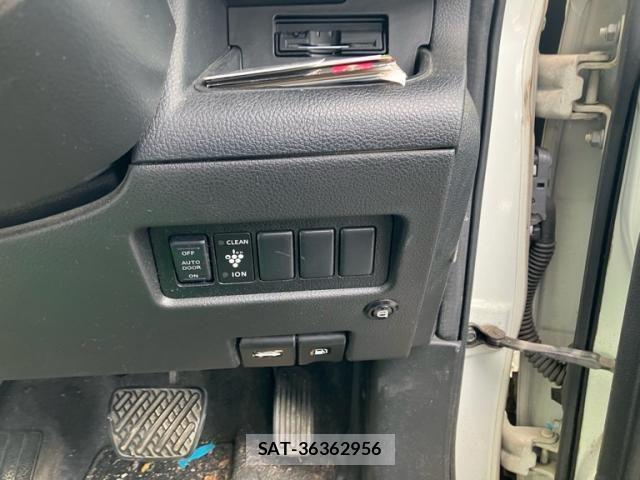 Nissan SERENA 2009-07 8246627-15