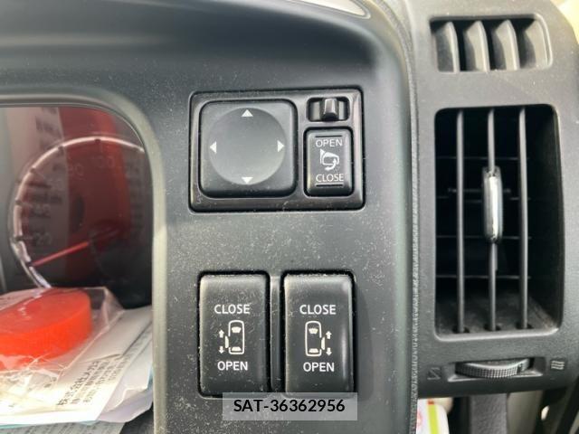 Nissan SERENA 2009-07 8246627-17