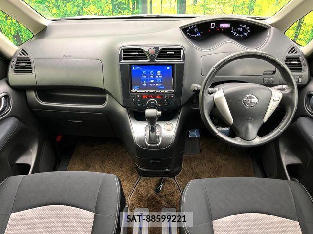 Nissan SERENA 2011-09 8246619-1