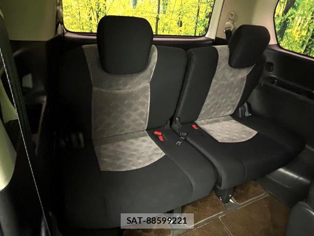 Nissan SERENA 2011-09 8246619-8