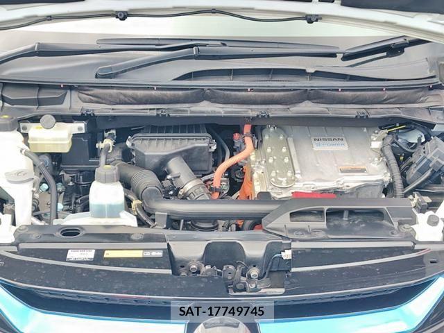 Nissan SERENA 2019-01 8246610-12