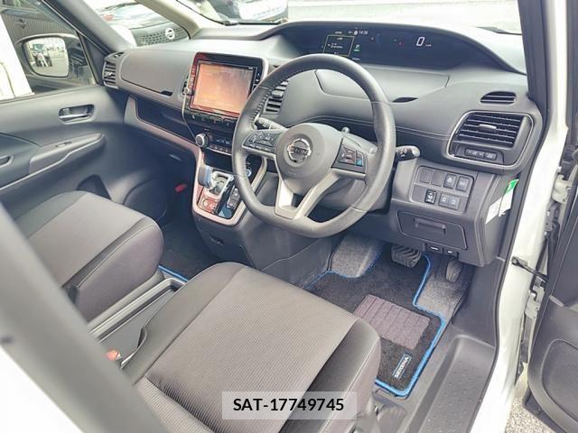 Nissan SERENA 2019-01 8246610-17