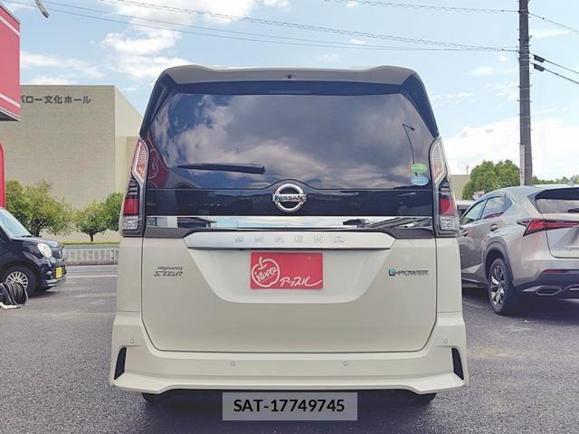 Nissan SERENA 2019-01 8246610-4