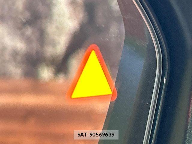 Nissan SERENA 2023-09 8246599-6