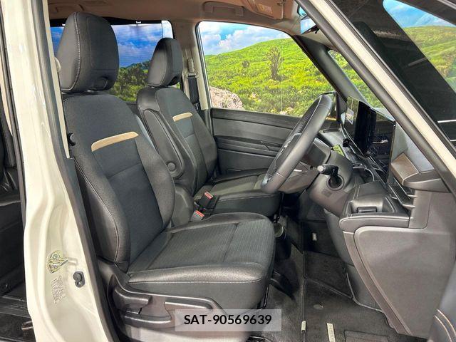 Nissan SERENA 2023-09 8246599-7