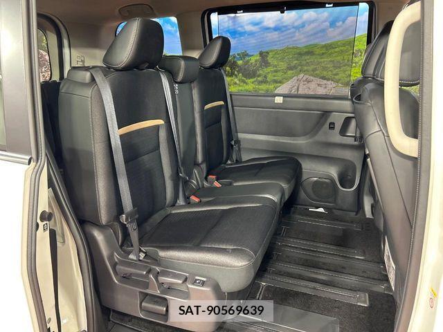 Nissan SERENA 2023-09 8246599-8