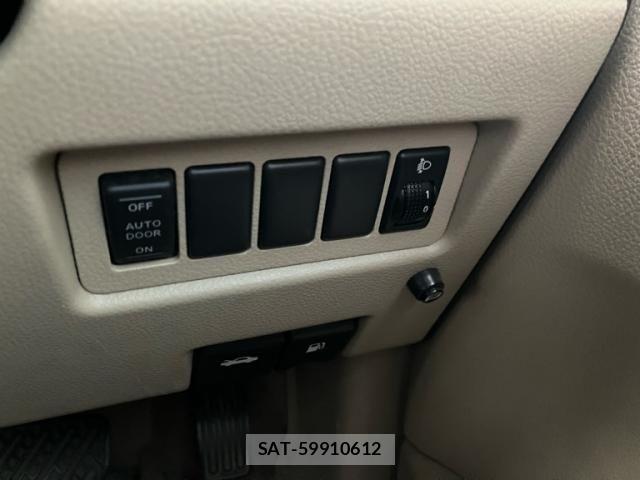 Nissan SERENA 2005-07 8246626-15