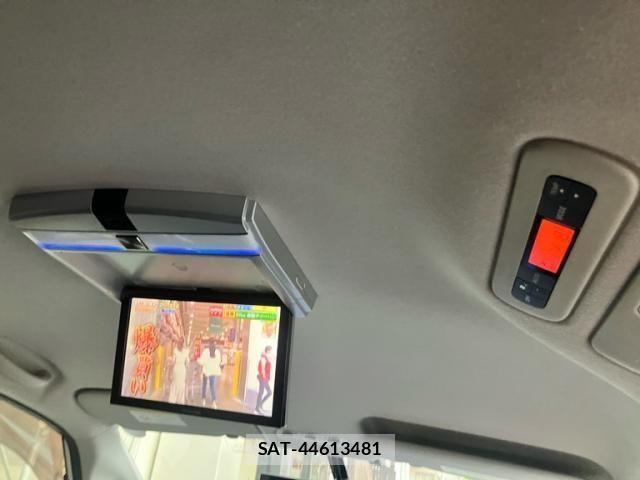 Nissan SERENA 2012-06 8246620-22