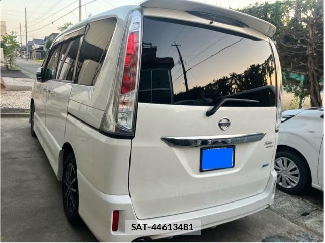 Nissan SERENA 2012-06 8246620-3