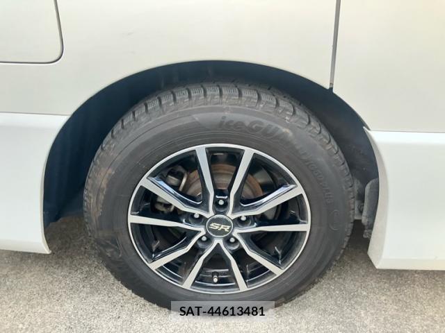 Nissan SERENA 2012-06 8246620-5