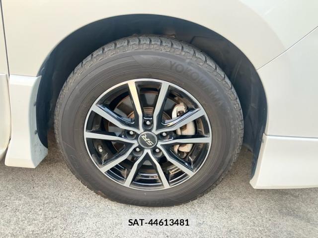 Nissan SERENA 2012-06 8246620-6