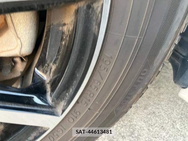 Nissan SERENA 2012-06 8246620-7