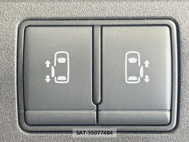 Nissan SERENA 2022-10 8246609-5