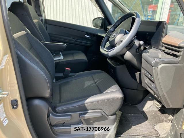 Nissan SERENA 2023-02 8246611-11