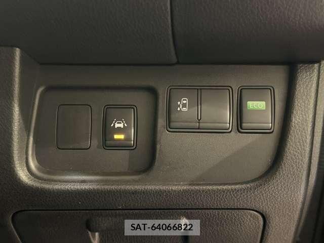 Nissan SERENA 2016-02 8246618-14