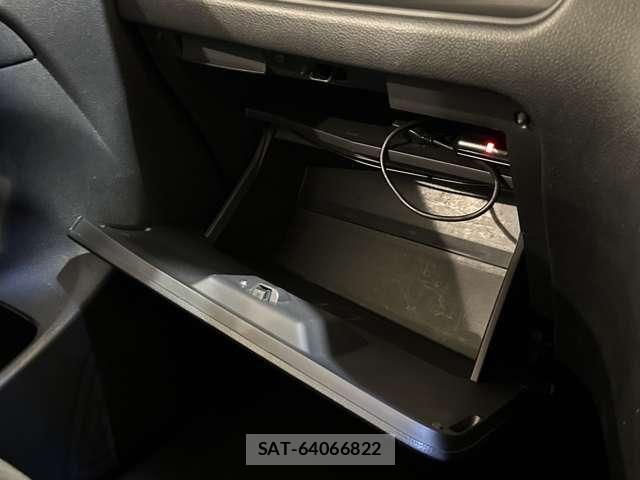 Nissan SERENA 2016-02 8246618-22