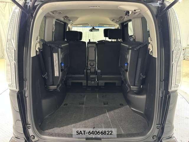 Nissan SERENA 2016-02 8246618-26