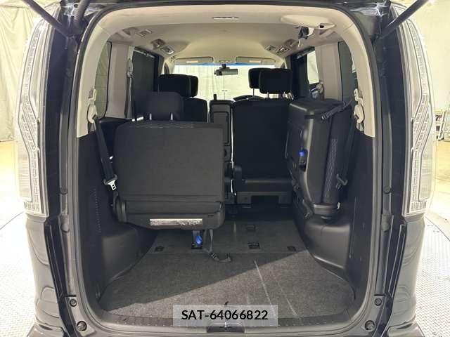Nissan SERENA 2016-02 8246618-27