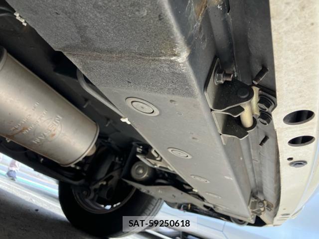 Nissan SERENA 2013-04 8246623-11
